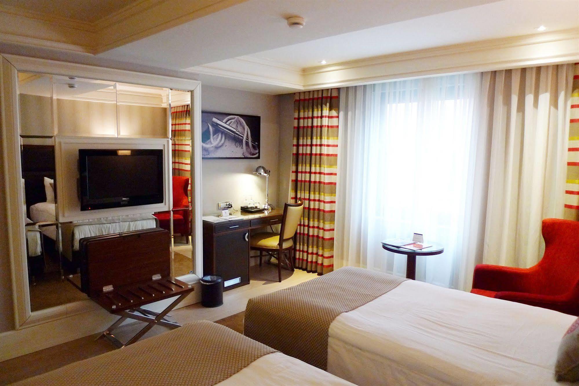 ไททานิค คอมฟอร์ต ซิสลี Hotel อิสตันบูล ภายนอก รูปภาพ
